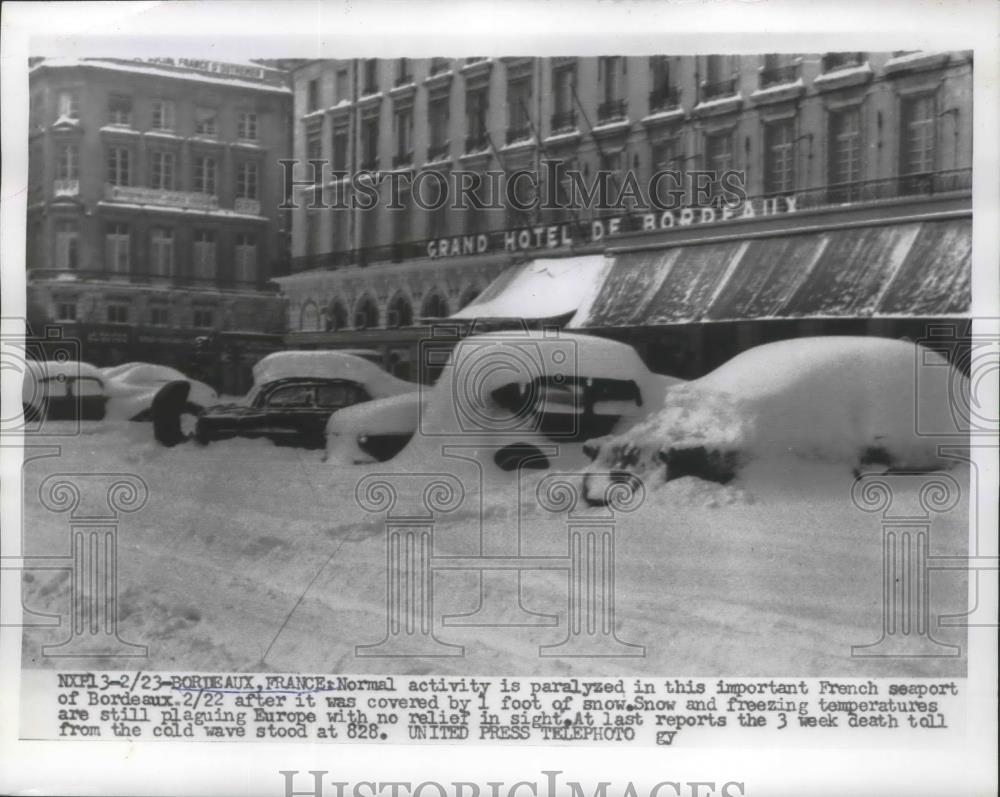 1956 Press Photo French Seaport in Bordeaux Paralyzed From 1-Foot of Snow & Temp - Historic Images