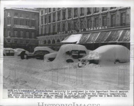 1956 Press Photo French Seaport in Bordeaux Paralyzed From 1-Foot of Snow & Temp - Historic Images