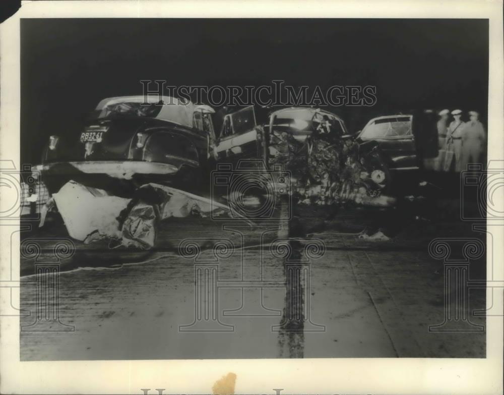 1954 Press Photo Smashed cars which seven persons died on Route 26 Mount Molly - Historic Images