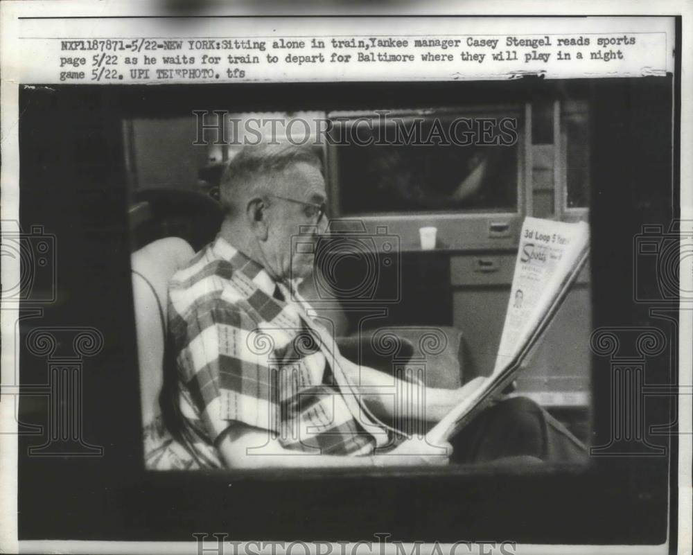 1959 Press Photo Casey Stengel, N.Y. Yankees Manager depart for Baltimore - Historic Images