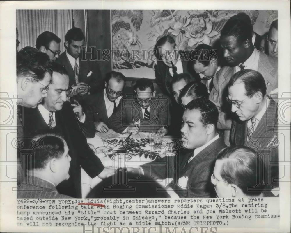 1949 Press Photo Joe Louis, Heavyweight Champion at Press Conference at N.Y - Historic Images