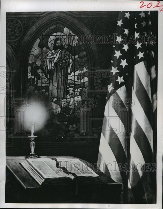 1950 Press Photo New York Poster for National Bible Week observance in NYC - Historic Images