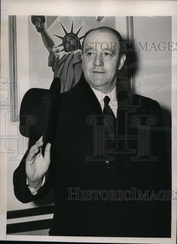 1940 Press Photo Sir Frederick Phillips, British Under-Secretary of Treasury NYC - Historic Images