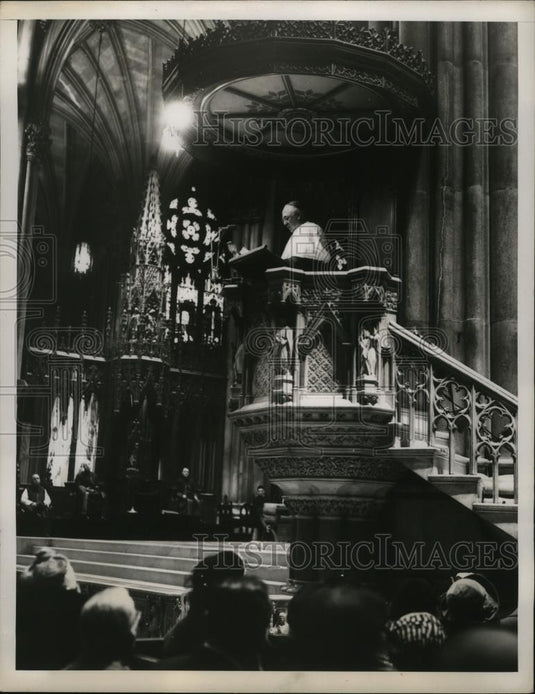 1949 Press Photo New York Cardinal Spellman at St Patrick's Cathedral NYC - Historic Images