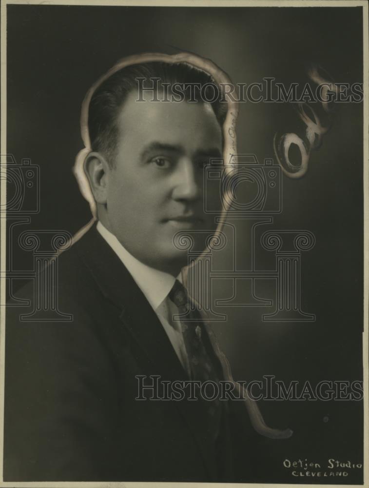 1924 Press Photo Hugo Oliver, Tenor Singer - neo09064 - Historic Images
