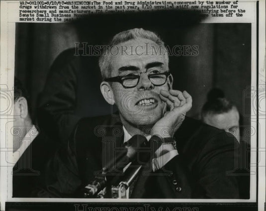 1967 Press Photo Food and Drug Administration concerned by market new regulation - Historic Images