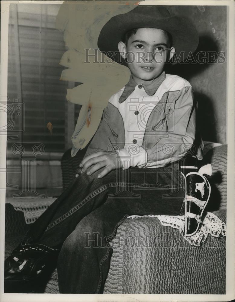1951 Press Photo Laszlo Nemethy, son of ex-D.P,. sworn in as citizen - neo10417 - Historic Images