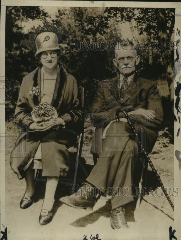 1927 Press Photo Gilbert Taylor &amp; Wife - neo11564 - Historic Images