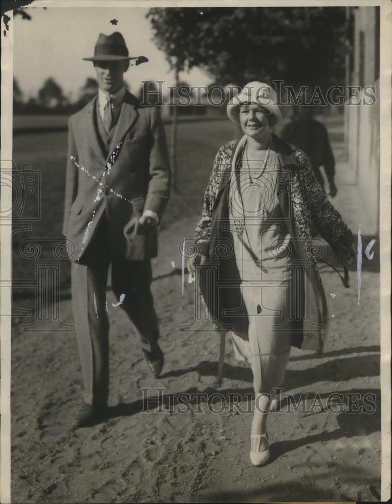 1925 Press Photo Mr. &amp; MRs. Chas Payson at Natl Open Polo match Meadowbrook LI - Historic Images