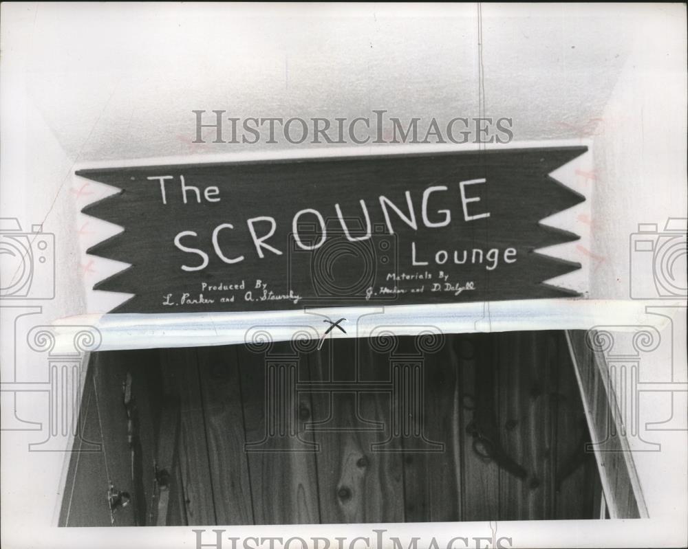 1957 Press Photo Sign for The Scrunge Lounge at Lee Parker home in Cleveland - Historic Images