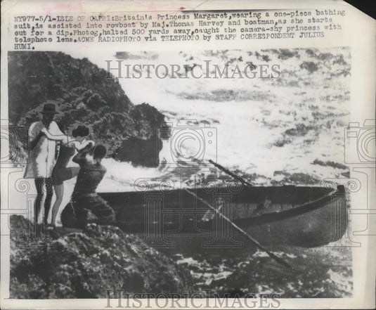 1949 Press Photo Britain's Princess Margaret in rowboat with Maj Thomas Harvey - Historic Images