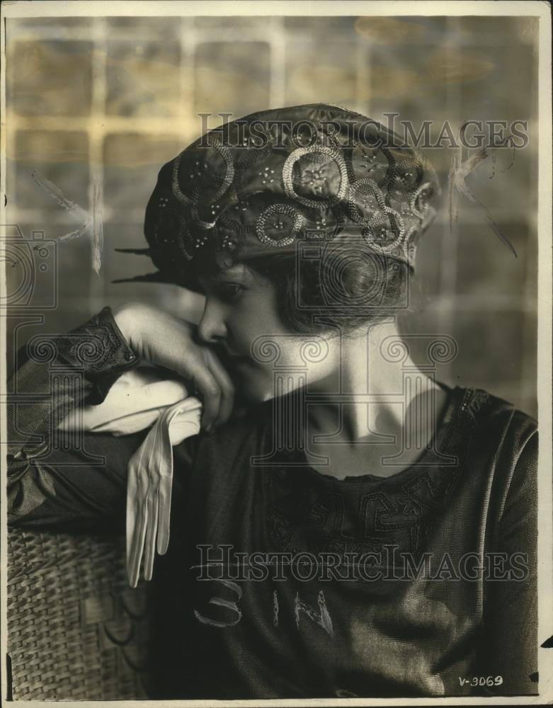 1919 Press Photo Tam turban by Gidding in taffeta &amp; embroidery - neo12560 - Historic Images