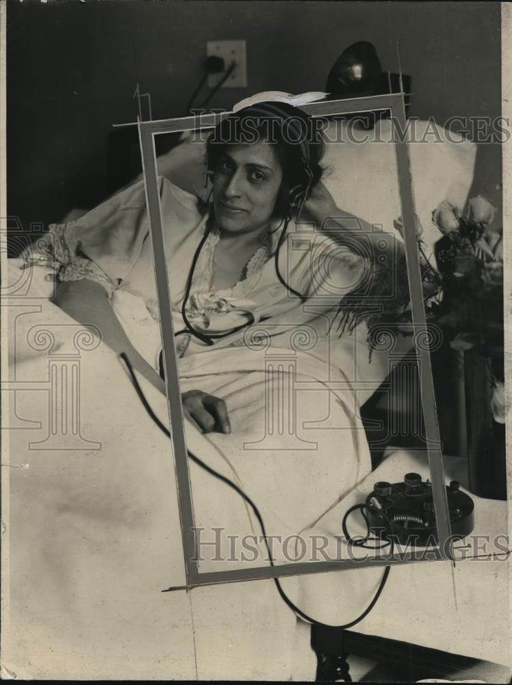 1925 Press Photo Mrs Henry Harshein of Cincinnati, Ohio in Hospital - neo13015 - Historic Images