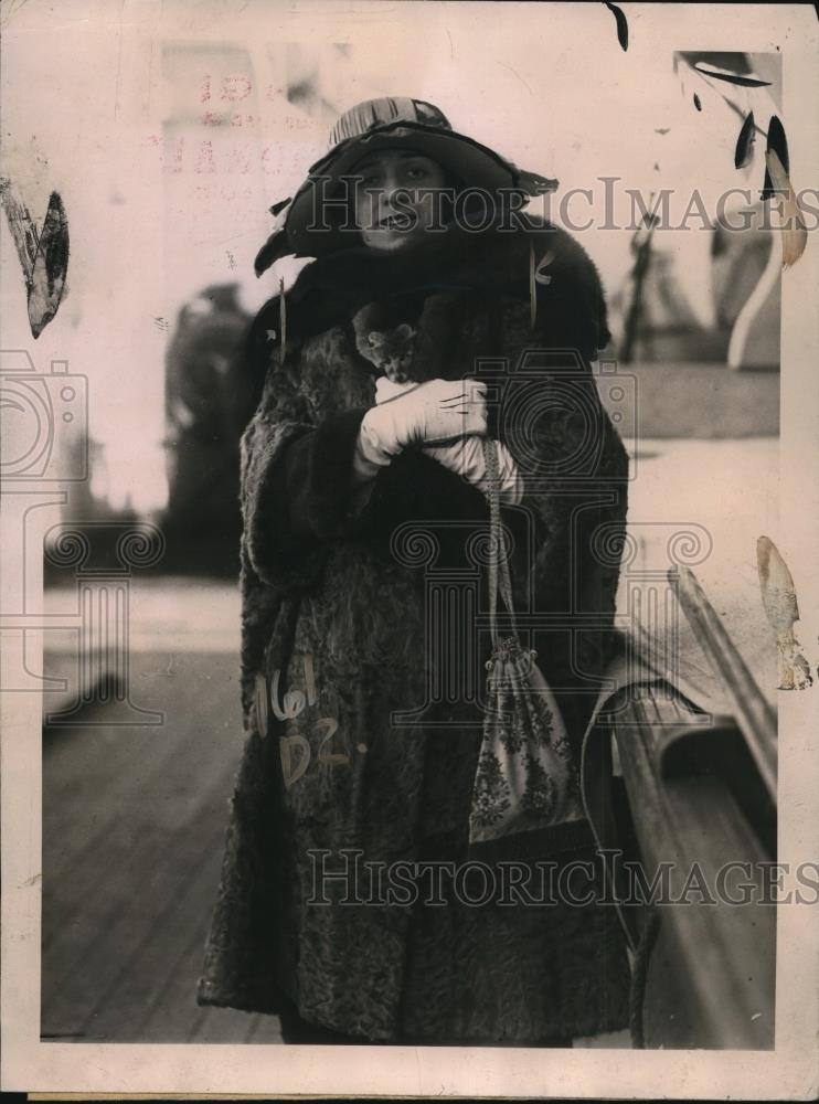 1921 Press Photo Mrs Harry Schwarts in Monte Carlo - neo13060 - Historic Images