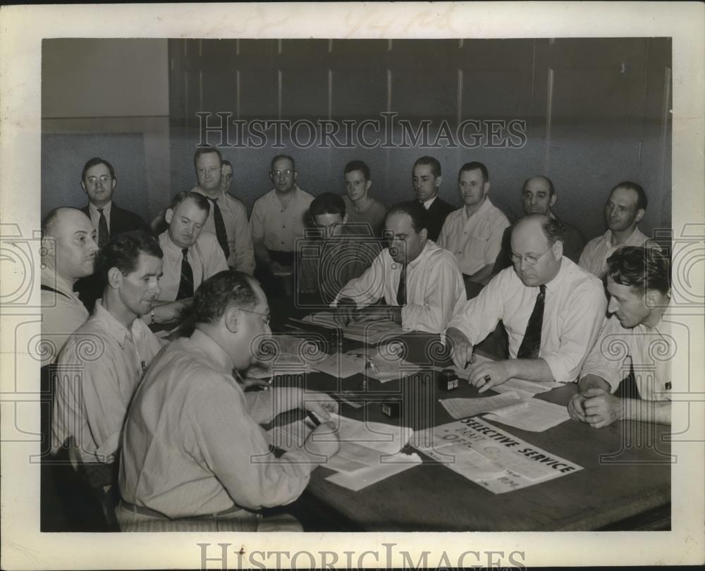 1942 Press Photo Advisory Draft Board Cleveland Ohio Edwin Bergman - neo13654 - Historic Images