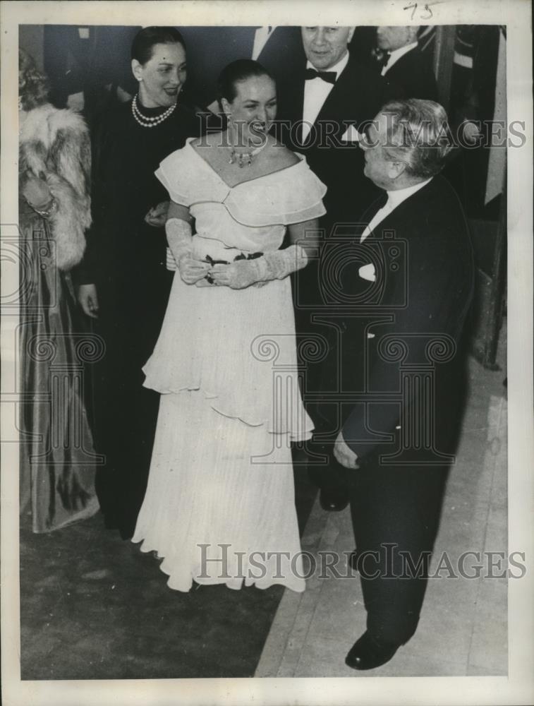 1954 Press Photo Katerina Litvenke, Klara Joutches at Cannes, France Film Fest - Historic Images