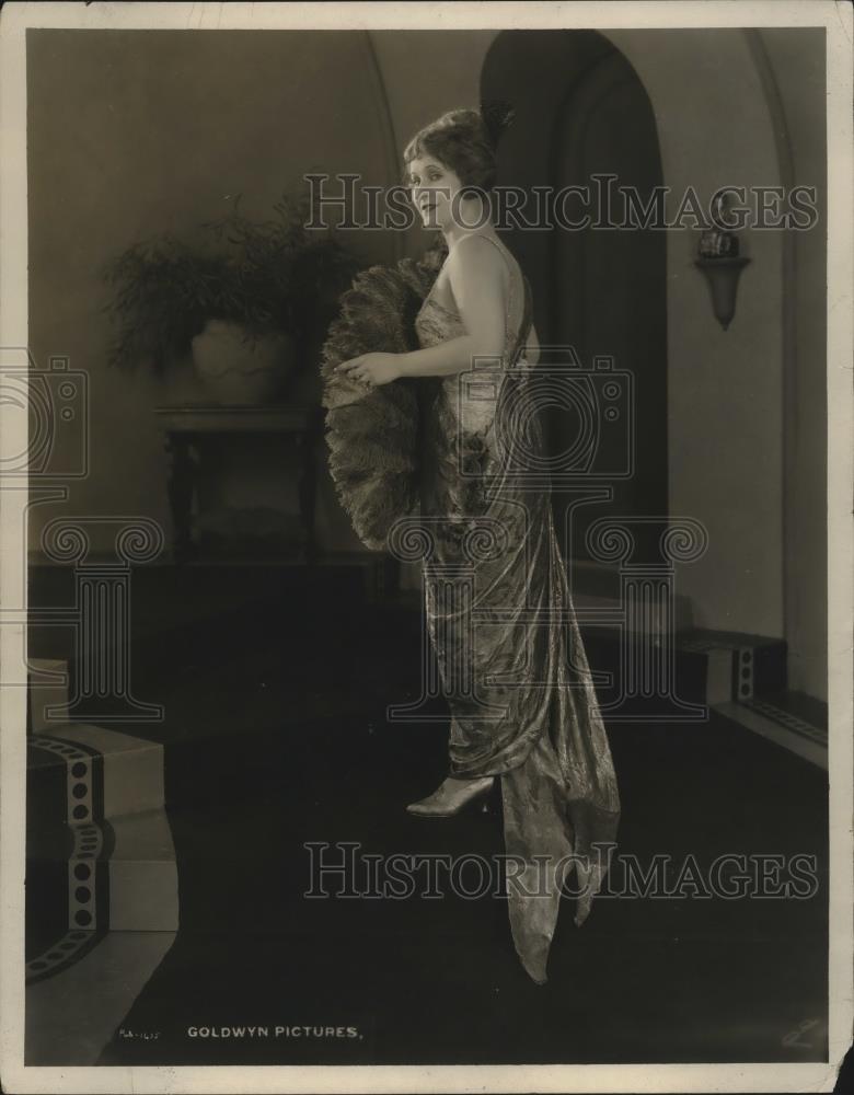 1921 Press Photo Imported Brocado Women&#39;s Outfit by Goldwyn Modiste - neo14104 - Historic Images