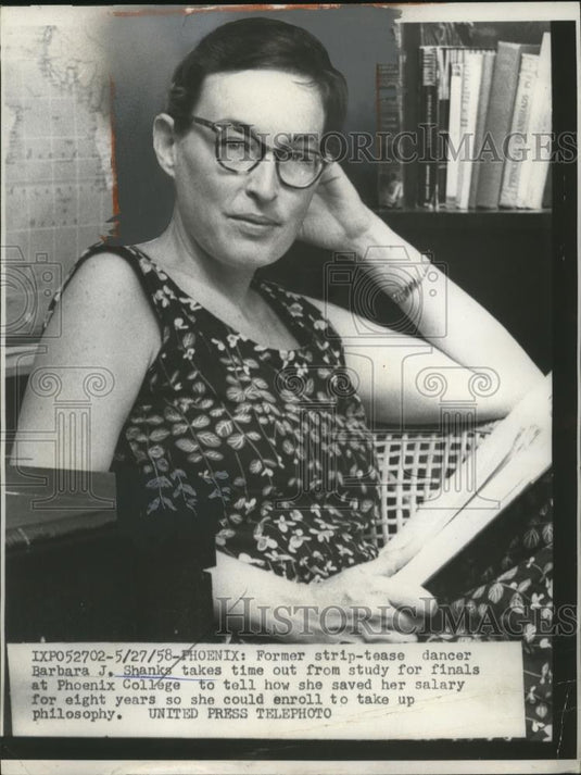 1958 Press Photo Barbara J. Shanks at Phoenix College, Arizona - neo14302 - Historic Images