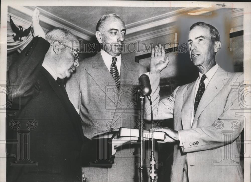 1953 Press Photo Donald Quarles Sworn in as Assistant Secretary of Defense - Historic Images