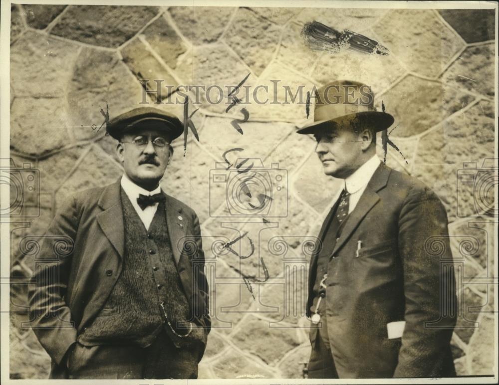 1919 Press Photo Detective Nusbaum and Chief Wilson, Who Arrested Charles White - Historic Images