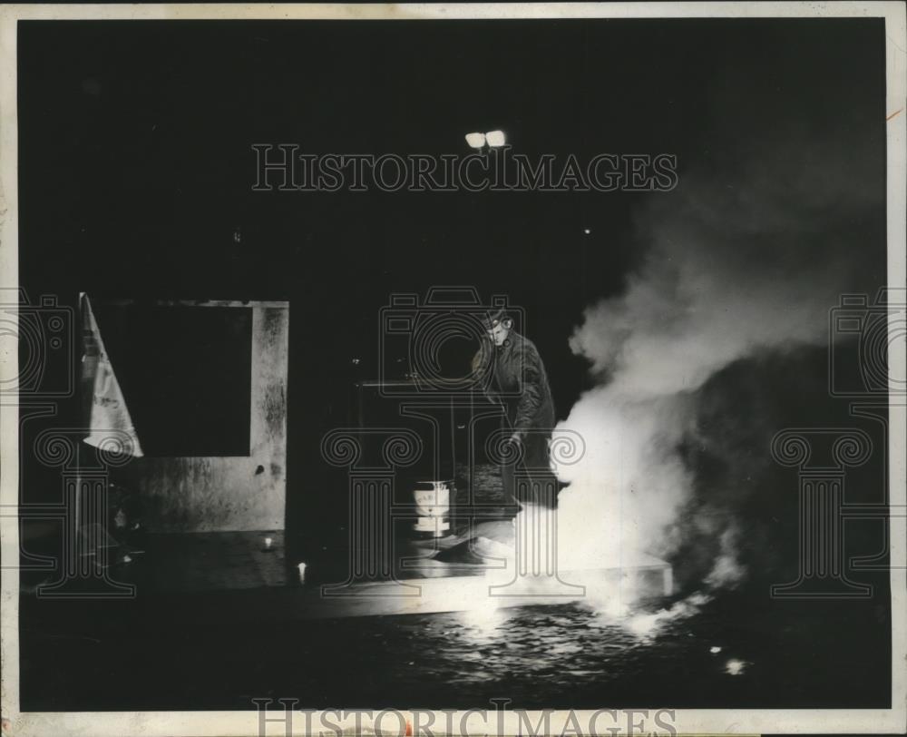 1941 Press Photo Incendiary Bomb Demonstration US Army Chemical Warfare, CA - Historic Images