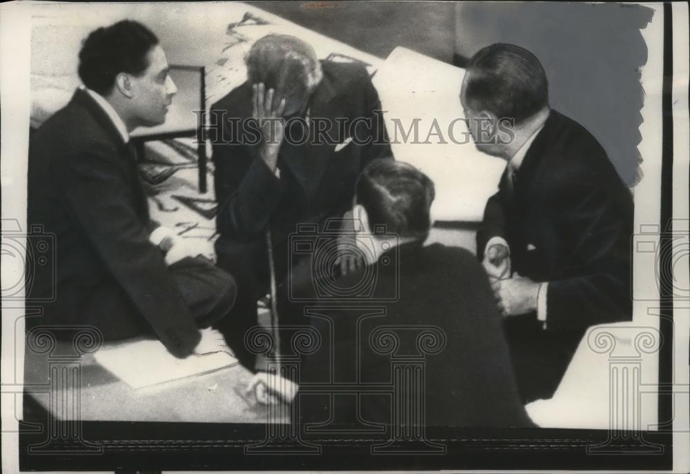 1957 Press Photo India&#39;s VK Krishna Menon at UN with US&#39;s Henry C Lodge - Historic Images