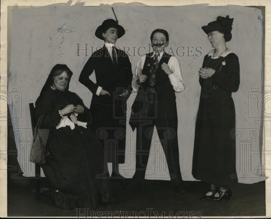 1929 Press Photo Old Fashions with Mrs. J.P. Smith, Agnes McCune, Mrs C.G. Roads - Historic Images