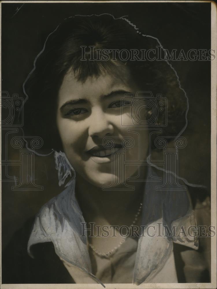 1923 Press Photo Syhra Neubert wife of Frank Neubert - neo17212 - Historic Images
