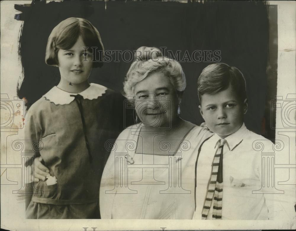 1928 Press Photo Mrs Ernestine Schumann-Heink &amp; two grand children in CA - Historic Images