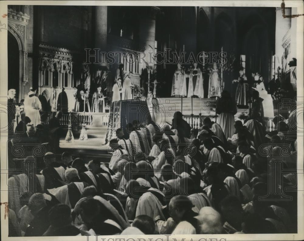 1944 Press Photo Caterbury Cathedral holds Funeral for Dr. Temple - neo17995 - Historic Images