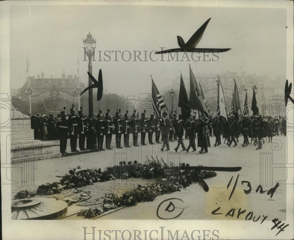1927 Press Photo American Legion Color Guard at Arc de Triomphe, Paris, France - Historic Images