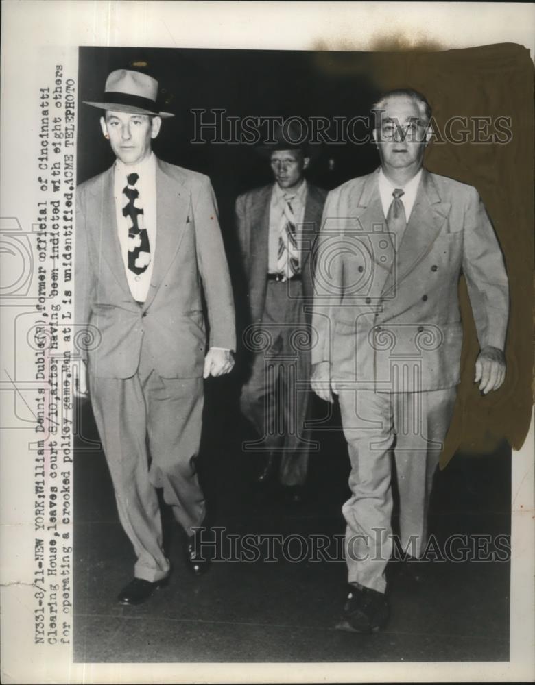 1949 Press Photo William Dennis Duble Leaving Court in New York City - neo18417 - Historic Images