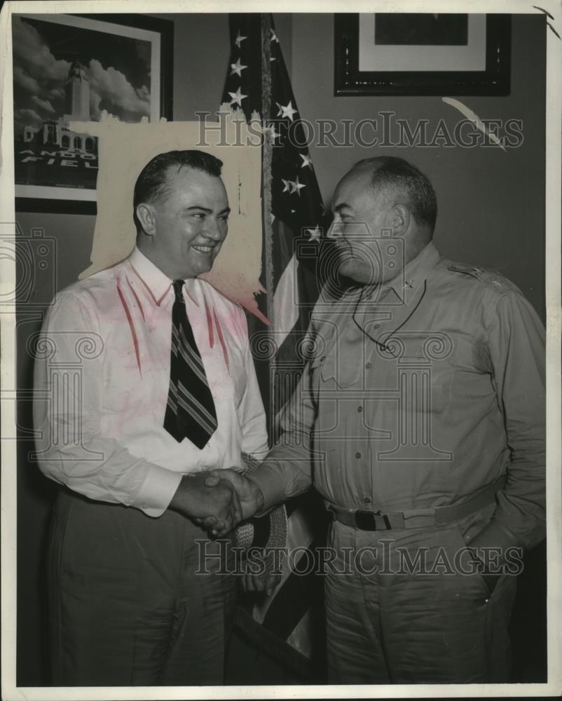 1941 Press Photo W. Lee O'Daniel & Gerald C. Brant at Randolph Field, Texas - Historic Images