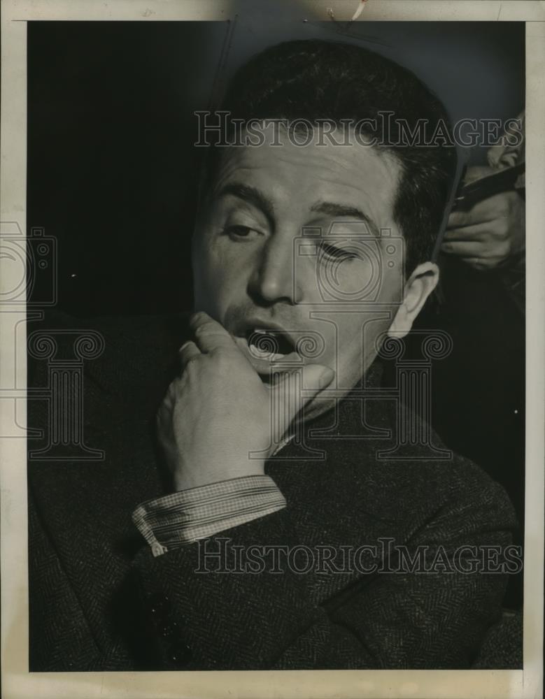 1940 Press Photo Capt. Ivan I. Poderjay Speaks to Press on Ellis Island - Historic Images