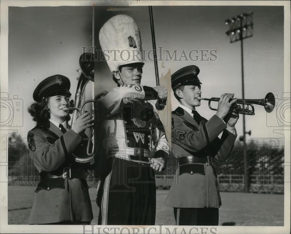 1945 Press Photo Shirley Kempf, Gene Kent &amp; Dont Bantz play in marching band - Historic Images