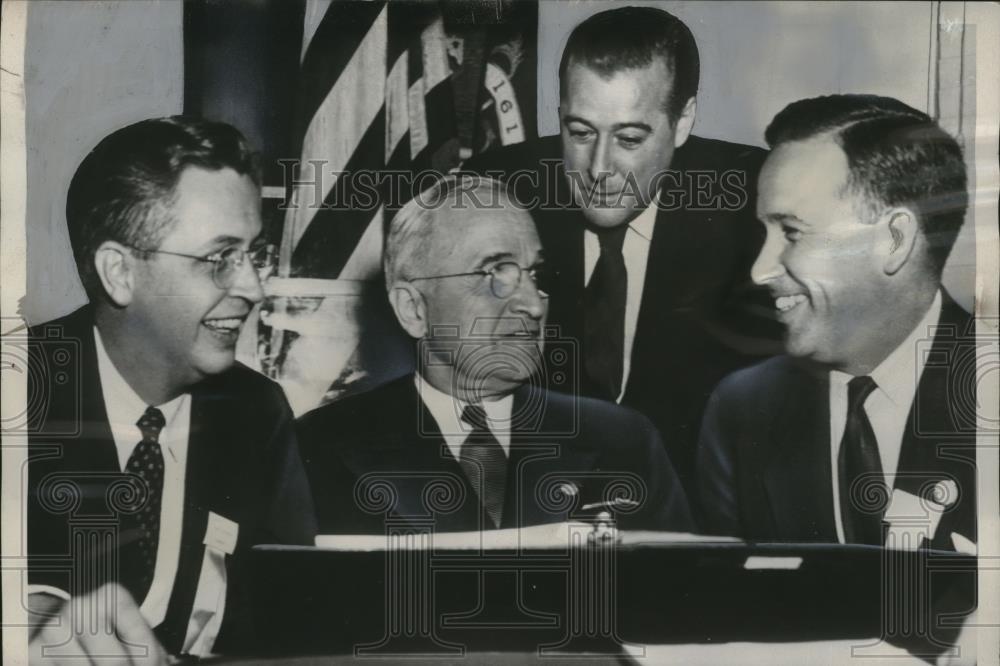 1952 Press Photo Harry Truman on Adlai Stevenson Campaign Trail, Spokane - Historic Images