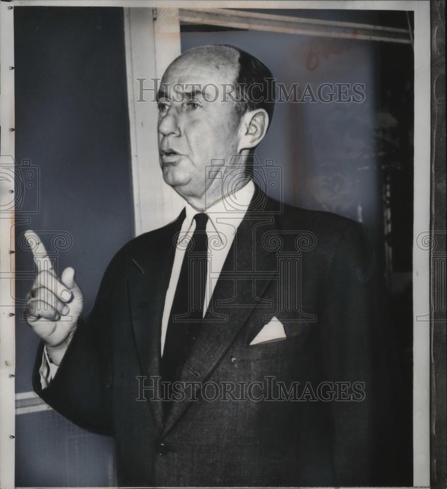 1956 Press Photo Adlai Stevenson at Libertyville Home Addresses H-Bomb Concerns - Historic Images