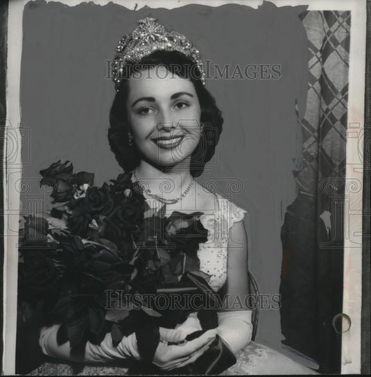 1956 Press Photo Ann Mossberg Queen of Pasadena Tournament of Roses - neo21759 - Historic Images