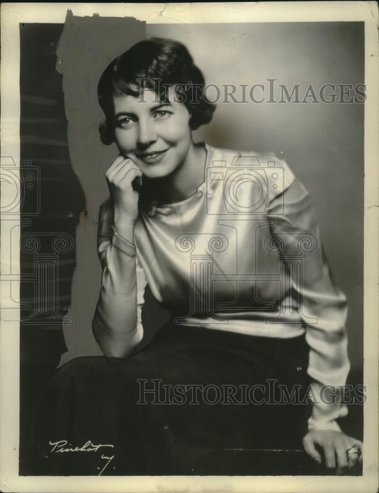 Press Photo Caroline Miller Author & Pulitzer Prize Winner  - neo21878 - Historic Images