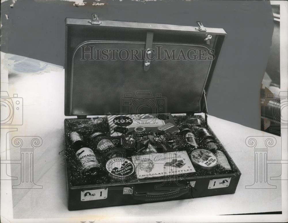 1961 Press Photo Attache Case for traveling man  - neo22197 - Historic Images