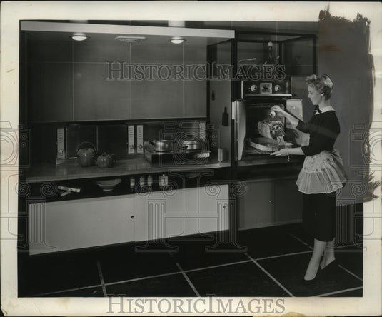 1956 Press Photo Frigidaire's new oven with built in rotisserie - neo22425 - Historic Images