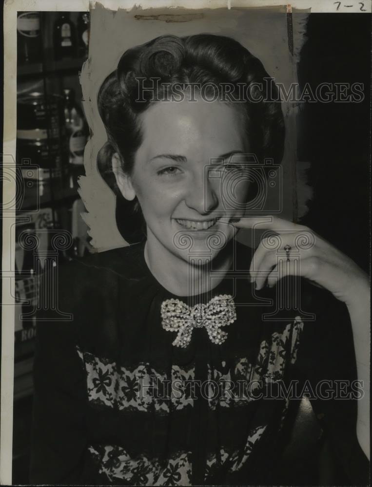 1941 Press Photo Ruth Gramke, 1507 Harrison Ave. - neo22857 - Historic Images