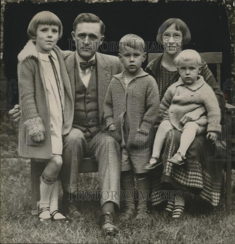 1926 Press Photo Albert Stump & Family Margaret, Bobby, Mrs. Stump & Tom - Historic Images