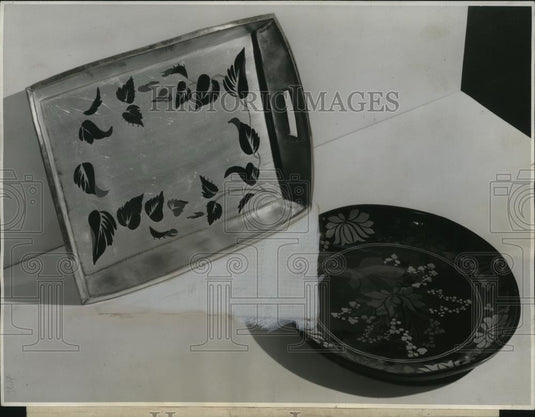 1943 Press Photo Handmade Hand-painted Mexican Trays  - neo23533 - Historic Images