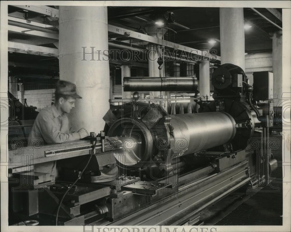 1940 Press Photo Manufacturing of Most Costly Ammunition- Modern Torpedoes - Historic Images