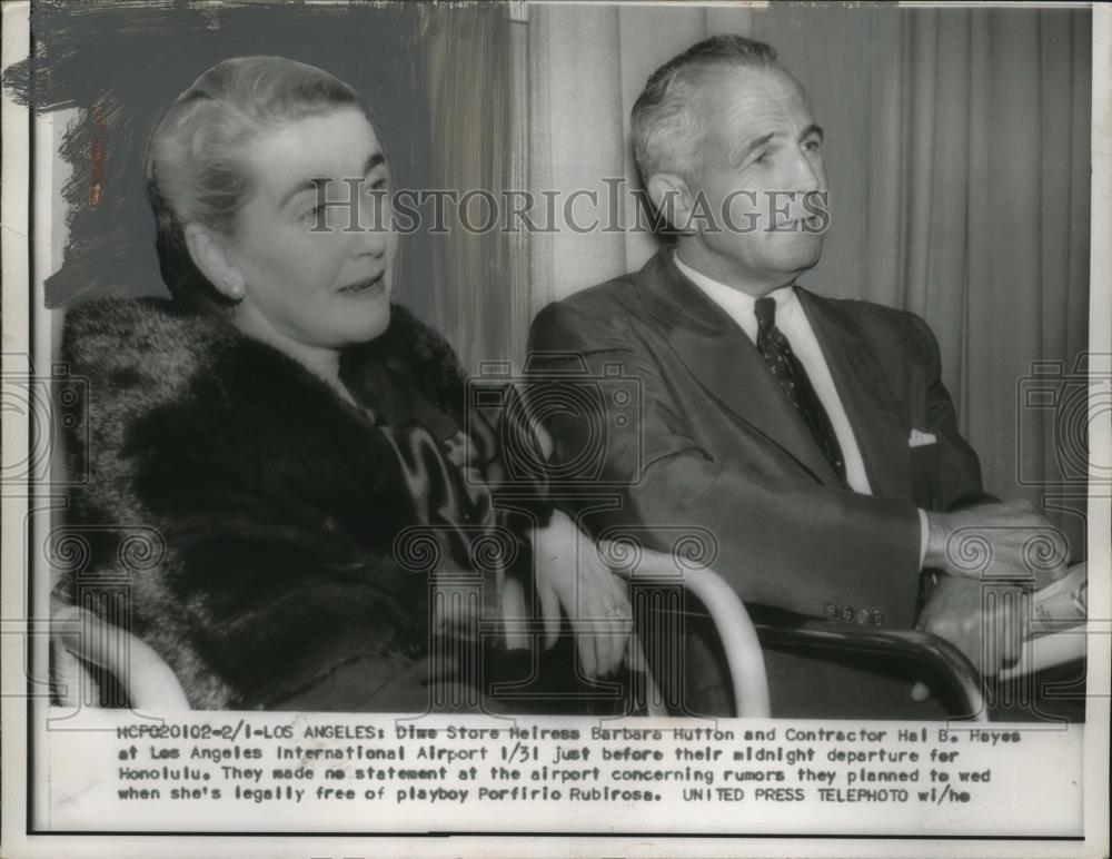 1953 Press Photo Heiress Barbara Hutton &amp; Hal Haeyes at LA International Airport - Historic Images