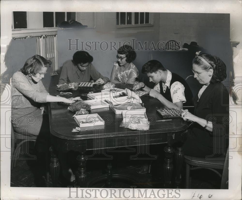 1952 Press Photo Adult program at Cleveland Rehabilitation Center in Ohio - Historic Images