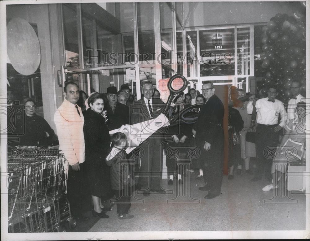 1959 Press Photo Pick-n-Pay Supermarket opening - neo25328 - Historic Images