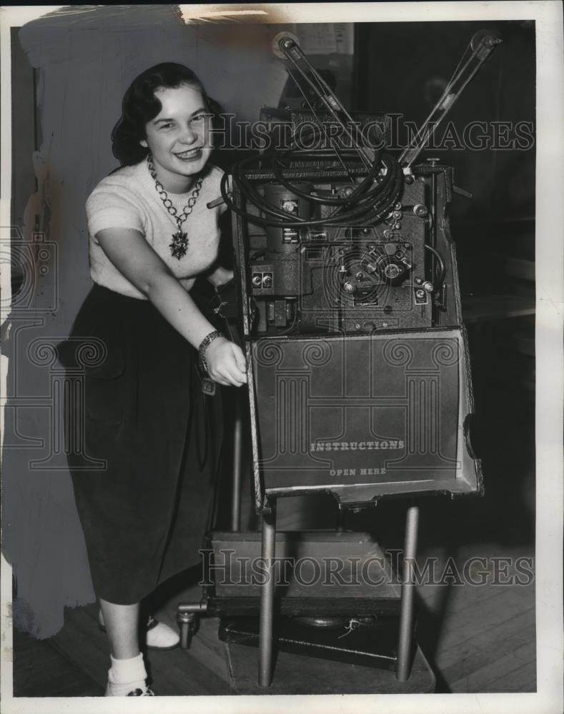 1954 Press Photo Marilyn Kametz at Emerson Junior High School - neo25695 - Historic Images