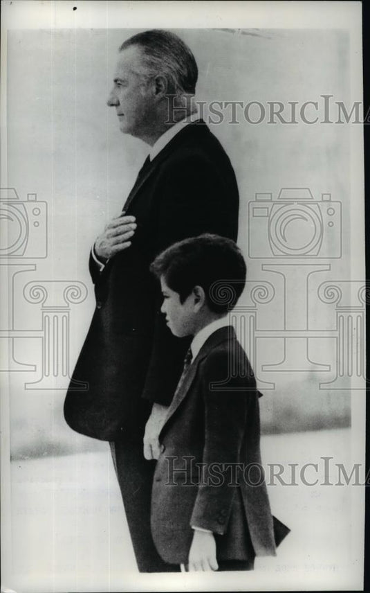 1971 Press Photo Vice President Spiro Agnew Stands With Sidi Mohammed - Historic Images